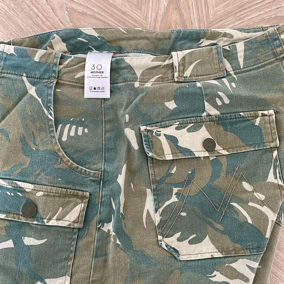 MOTHER Camo Cargo shorts - Picture 3 of 3